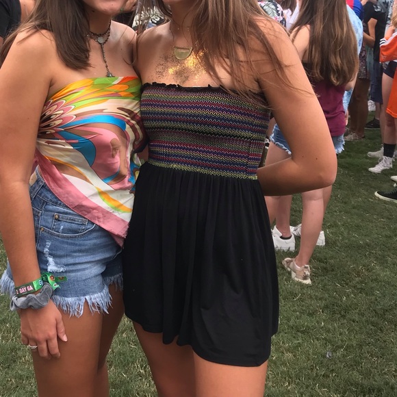 Smocked Flowy Romper - Picture 3 of 3